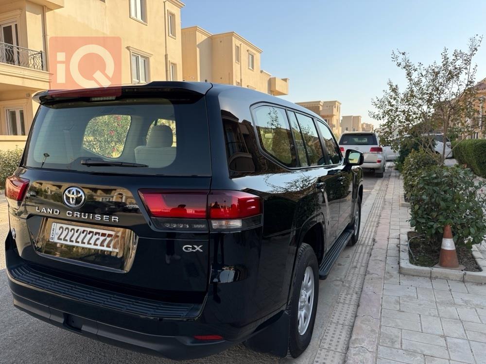 تۆیۆتا لاند کروزەر